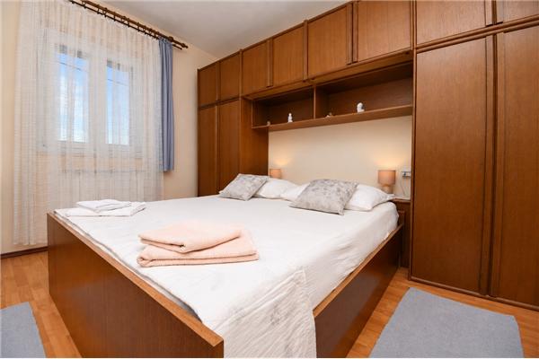 Apartment A1, for 5 persons