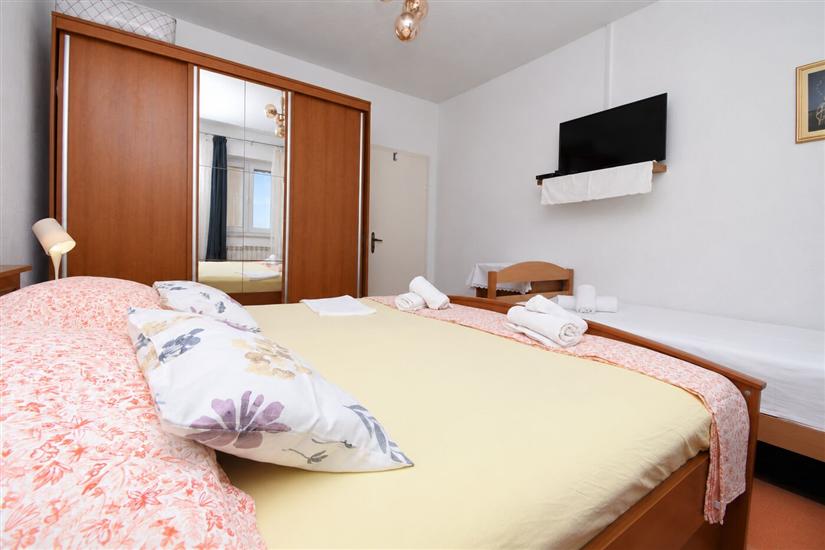 Apartment A1, for 5 persons