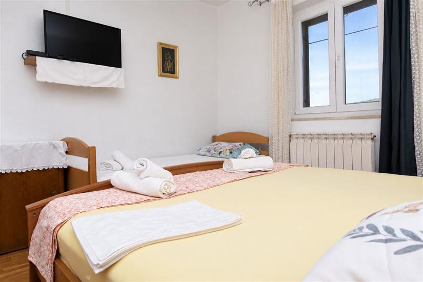 Apartment A1, for 5 persons