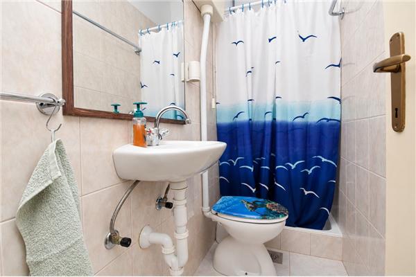 Apartment A1, for 5 persons