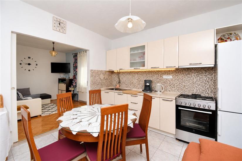 Apartment A1, for 5 persons