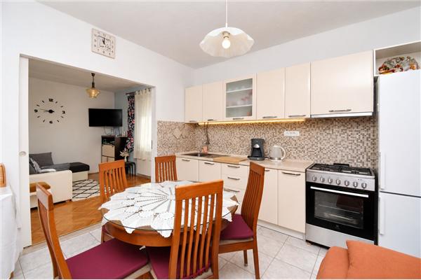 Apartment A1, for 5 persons