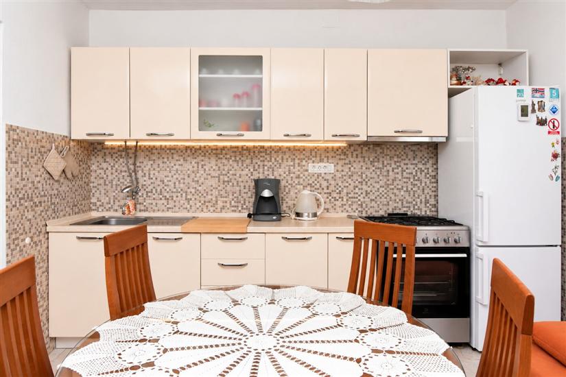 Apartment A1, for 5 persons