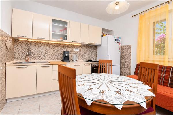 Apartment A1, for 5 persons