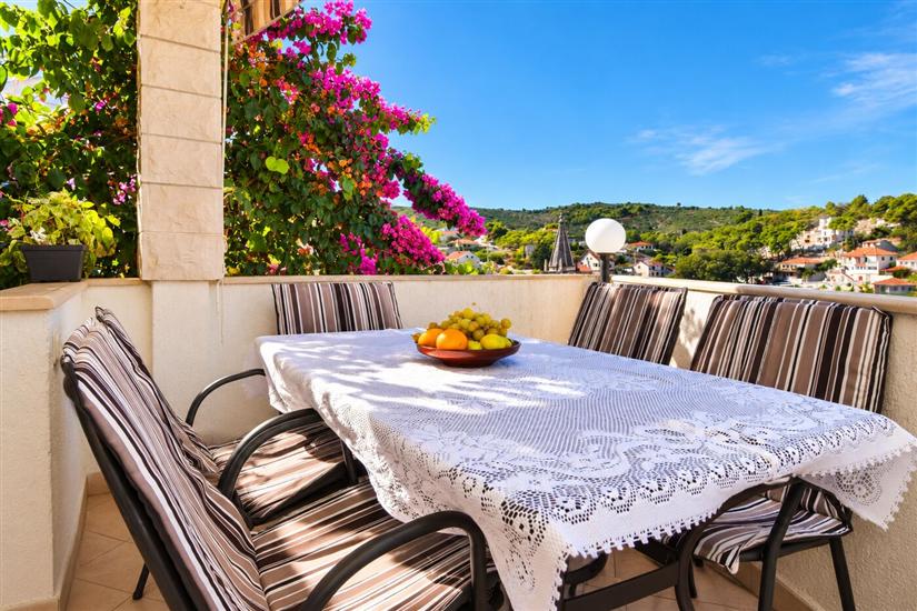 Apartment A1, for 5 persons