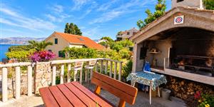 Apartment - Splitska - island Brac
