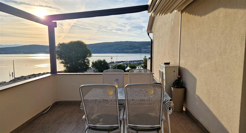 Apartment By the sea