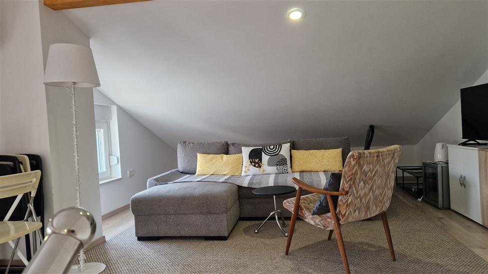 Apartment A1, for 5 persons