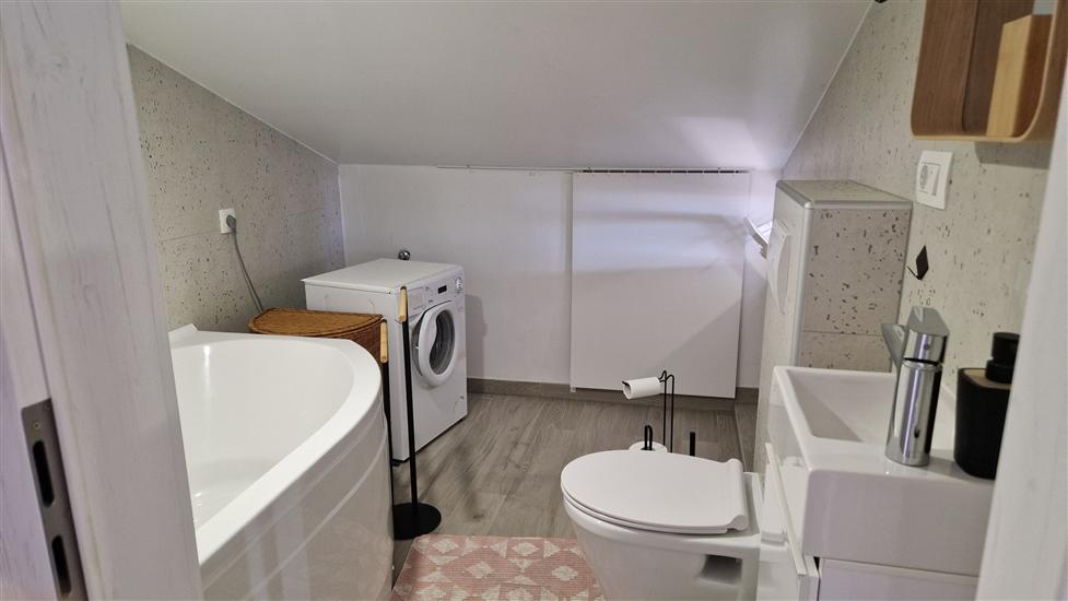 Apartment A1, for 5 persons