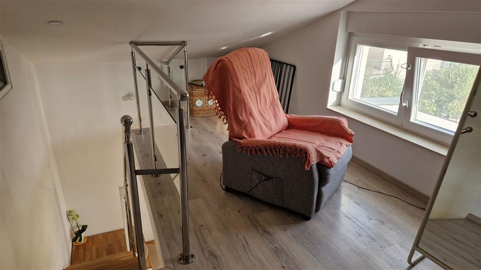Apartment A1, for 5 persons
