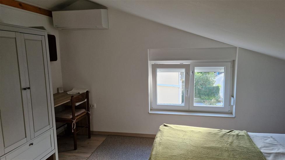 Apartment A1, for 5 persons