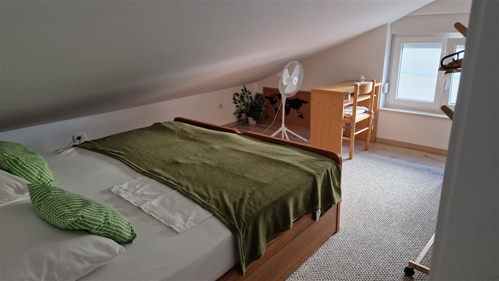 Apartment A1, for 5 persons