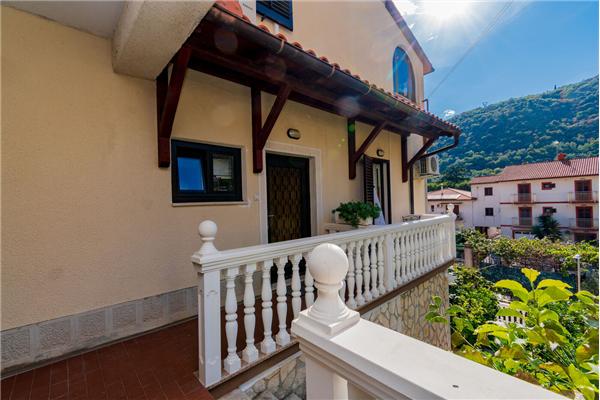 Apartment A1, for 6 persons
