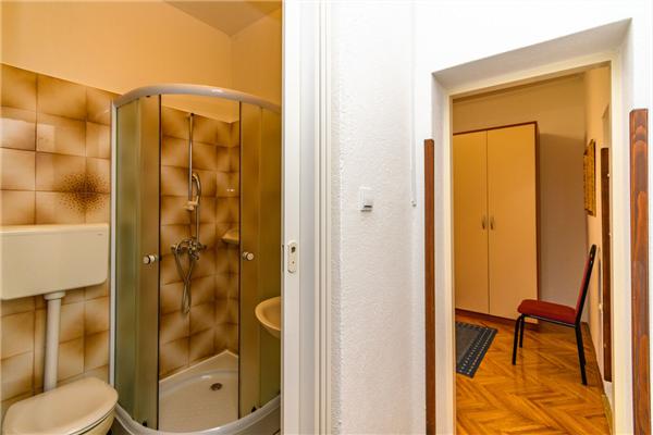 Apartment A1, for 6 persons