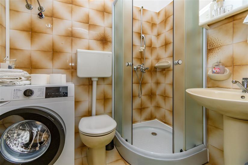 Apartment A1, for 6 persons