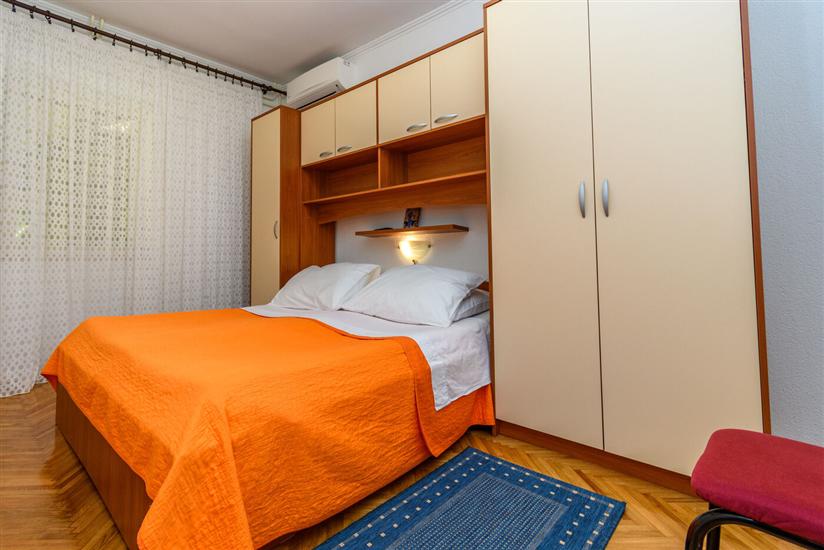 Apartment A1, for 6 persons