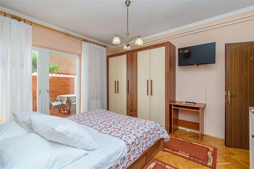 Apartment A1, for 6 persons