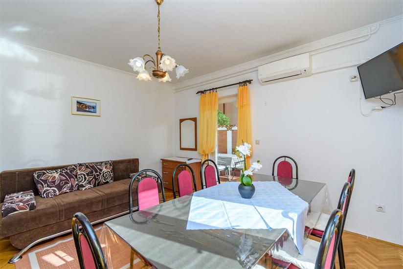 Apartment A1, for 6 persons