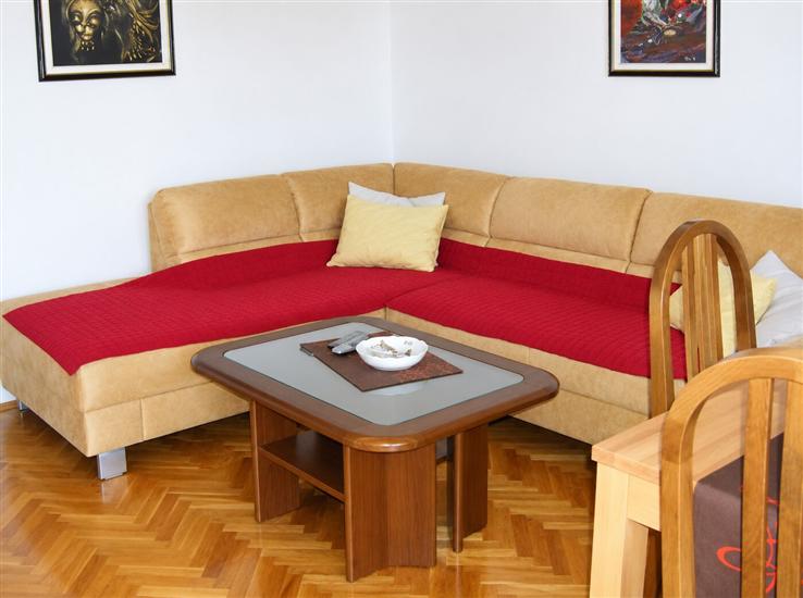 Apartment A1, for 5 persons