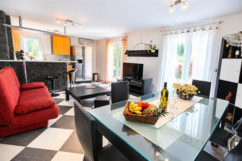 Apartment A1, for 5 persons