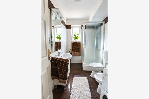Apartment A1, for 5 persons