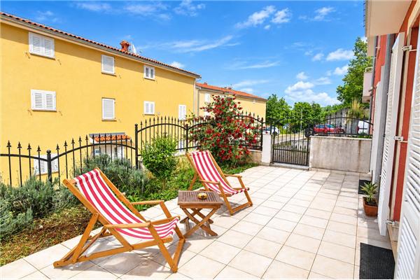 Apartment A1, for 5 persons