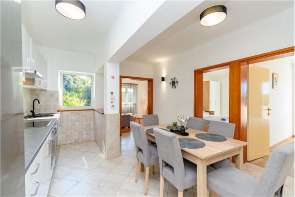 Apartment A5, for 4 persons