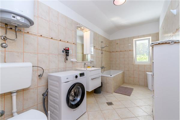 Apartment A5, for 4 persons