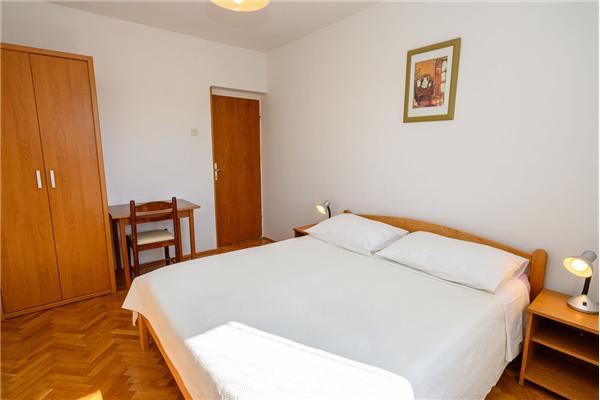 Apartment A1, for 5 persons