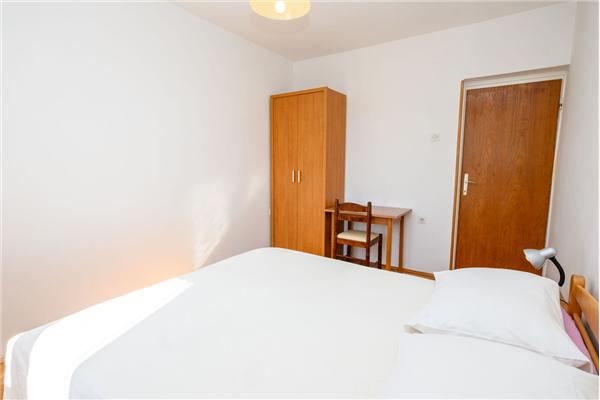 Apartment A1, for 5 persons