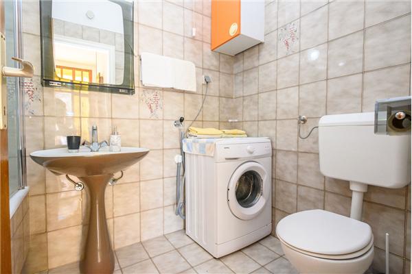 Apartment A1, for 5 persons