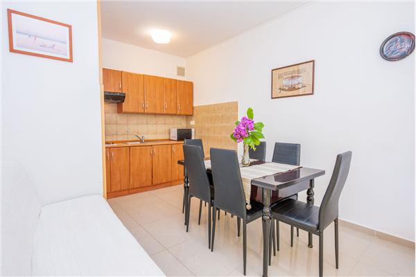 Apartment A1, for 5 persons
