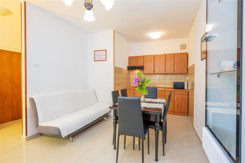 Apartment A1, for 5 persons