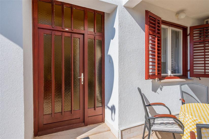 Apartment A1, for 5 persons