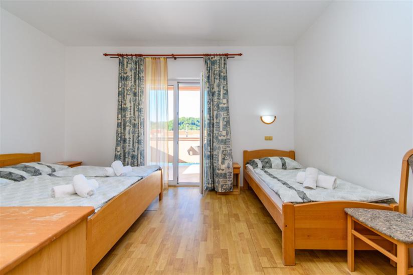 Apartment A1, for 5 persons