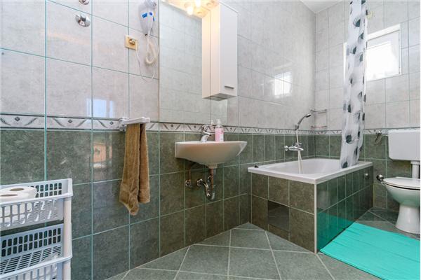Apartment A1, for 5 persons
