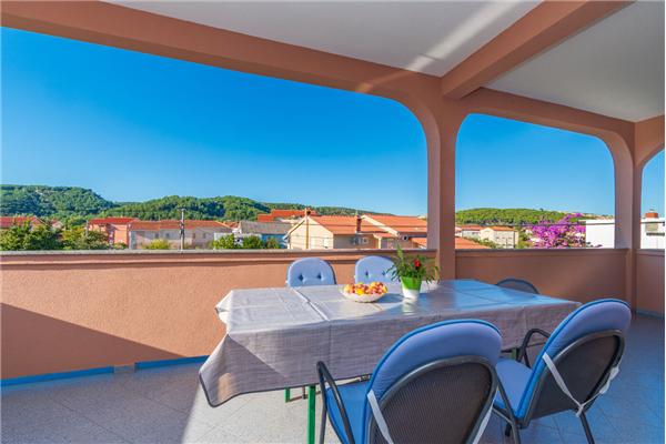 Apartment A1, for 5 persons