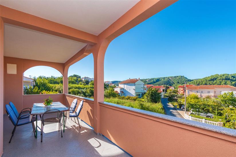 Apartment A1, for 5 persons