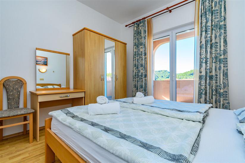 Apartment A1, for 5 persons