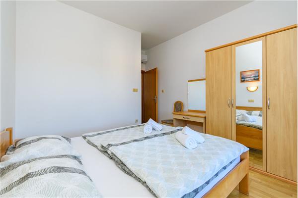 Apartment A1, for 5 persons