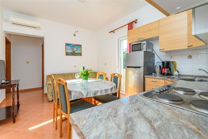 Apartment A2, for 5 persons