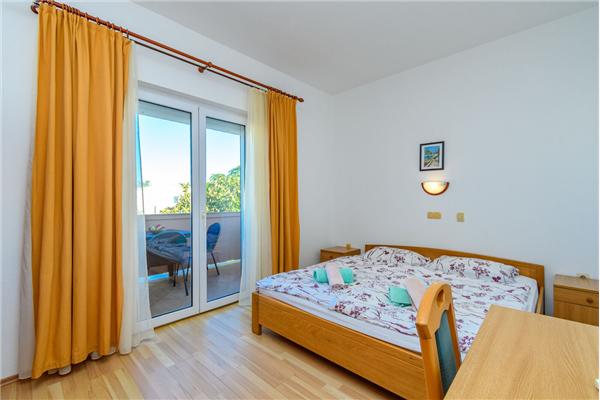 Apartment A2, for 5 persons