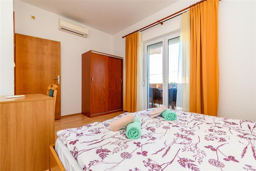 Apartment A2, for 5 persons