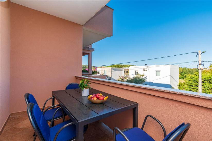 Apartment A2, for 5 persons