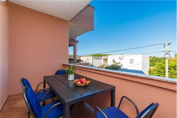 Apartment A2, for 5 persons