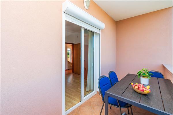 Apartment A2, for 5 persons