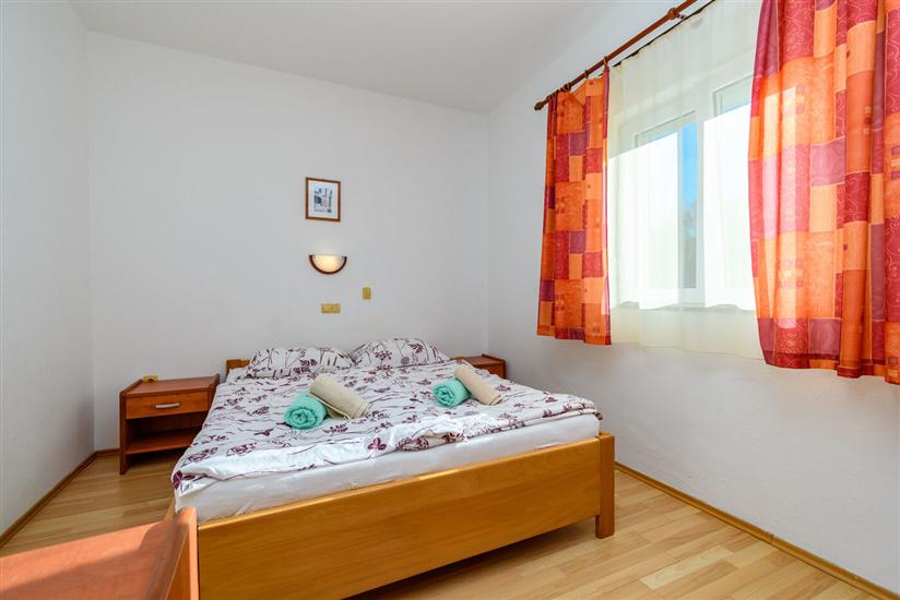 Apartment A2, for 5 persons