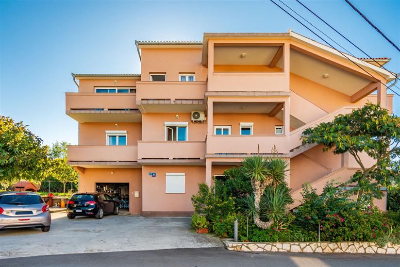 Apartments and Room Ljubica