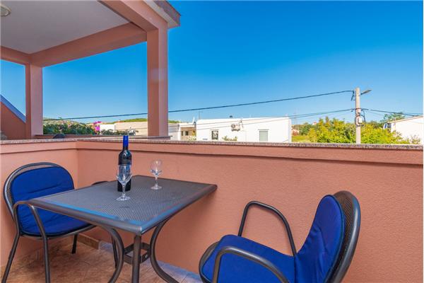 Room S1, for 2 persons