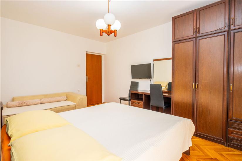 Apartment A3, for 5 persons